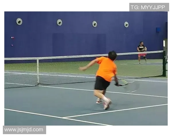 广州网球队的耐力训练揭秘：网球巨献背后的坚持与拼搏