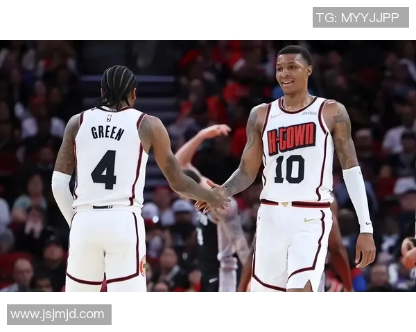 火箭主场大胜马刺,保罗29分统治全场 火箭主场大胜马刺,保罗29分统治全场